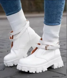 shein-biale-lakierowane-botki-ze-skarpeta-platforma-37159