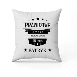 biala-poduszka-swiateczna-z-nadrukiem-zycie-zaczyna-sie-po-18-stce-imie