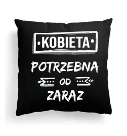 czarna-poduszka-z-imieniem-na-wielkanoc-kobieta-potrzebna-od-zaraz-napis