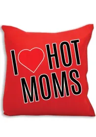 czerwona-poduszka-swiateczna-z-nadrukiem-prezent-i-love-hot-moms-imie-8