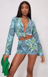 prettylittlething-niebieskie-wzorzyste-krotkie-spodenki-damskie-40-w5897