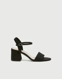 pullandbear-sandaly-na-obcasie-z-juty-5612011