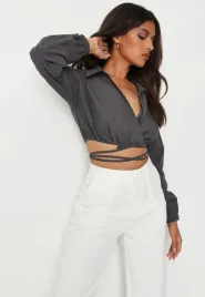 missguided-koszula-wiazana-o-krotszym-kroju-wxtw63