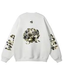 bluza-oversize-wild-and-free-w-stylu-moro-z-nadrukiem-rozy-bialy-m