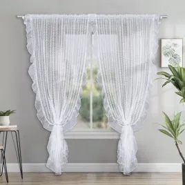 firana-koronkowa-biala-ozdobiona-falbanka-na-tasmie-300x150cm-margarita