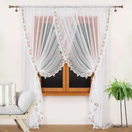 firana-z-woalu-ozdobiona-gipiura-z-kwiatowym-haftem-na-tasmie-400x250cm-zeh