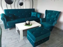 sofa-z-funkcja-spania-do-salonu-wersalka-rozkladana-kanapa-uszak-puf-pikowany