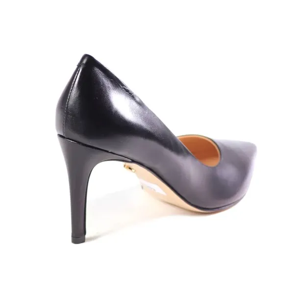 7540388a19e450400-marka-solo-femme