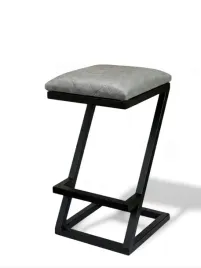 piekny-metalowy-hoker-zet-65cm-tapicerka-jasnoszary-welur-karo