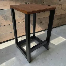 taboret-bukowe-siedzisko-metalowy-loft-h-65-cm-drewno-kolory-rozne