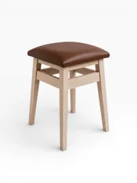 drewniany-stolek-kuchenny-bukowy-krzeslo-taboret-zlozony-polski-produkt