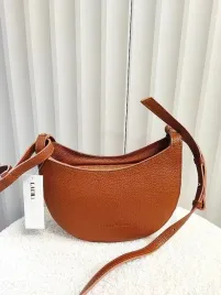 laura-biaggi-torebka-listonoszka-skorzana-camelowa-polokragla