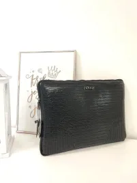 nobo-torba-etui-na-laptopa-czarna-blyszczaca