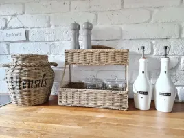 polka-pietrowa-rattanowa-hampton-etazerka