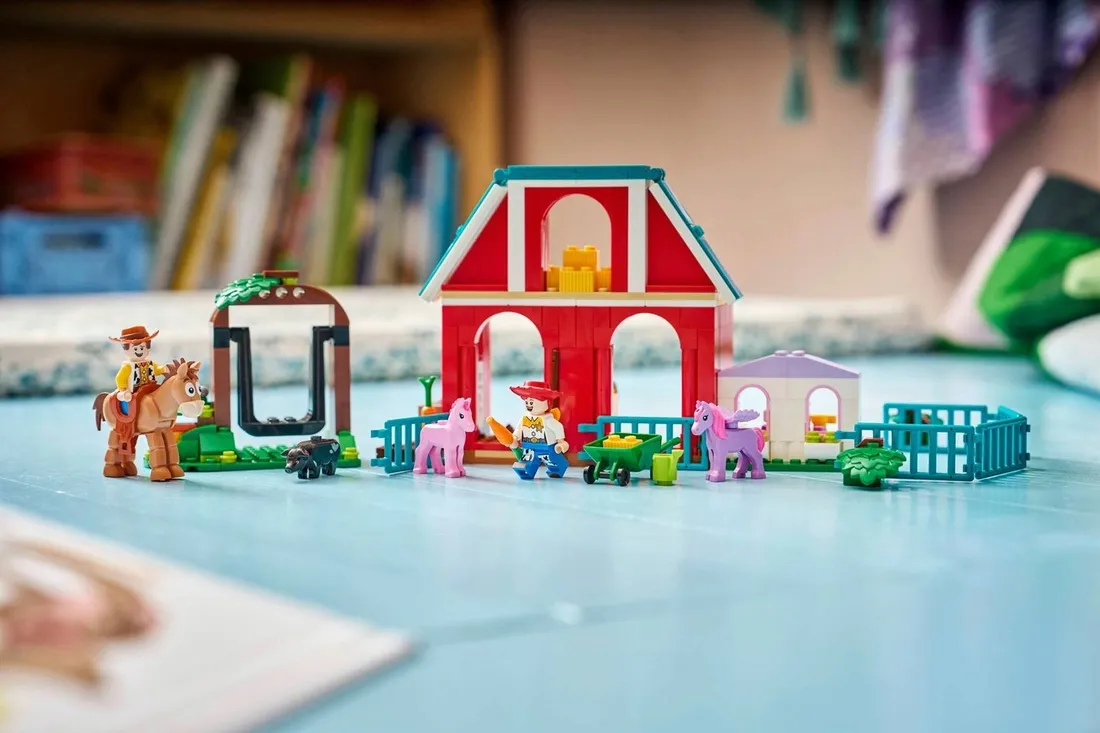 lego-43304-disney-pixar
