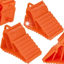 kliny-pod-kolo-kola-samochodowe-blokada-przyczepy-auta-zabezpieczajacy-2szt