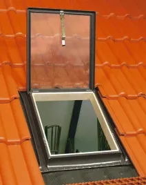 wylaz-dachowy-fakro-wgi-x-skylight-46x75