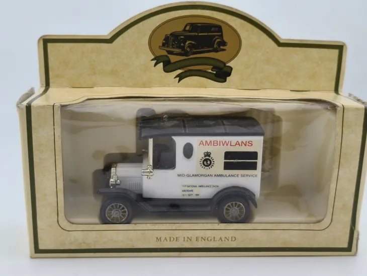 lledo-ford-model-t-ambiwlans-boxed
