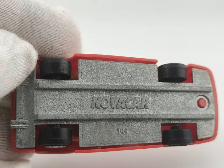 novacar-ferrari-testarossa-marka-inna