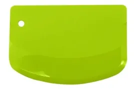 plastikowa-szpatulka-skrobak-cukierniczy-do-ciasta-i-kremu-135-x-9-cm