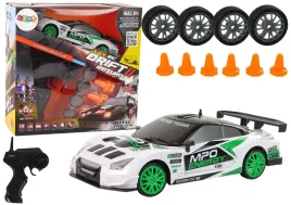 zdalnie-sterowane-auto-sportowe-zmiana-kol-na-pilota