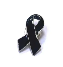 przypinka-pin-broszka-brocha-plakietka-symbol-zaloby-wstazka-zalobna