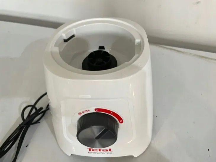 silnik-belndera-tefal-bl420131-stan-powystawowy