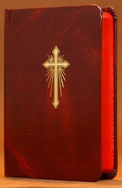 modlitewnik-bog-moja-miloscia-bordowy
