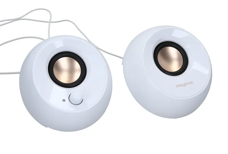 glosniki-do-komputera-creative-pebble-2-0-biale-usb-sterowanie-wbudowane-w-glosnik