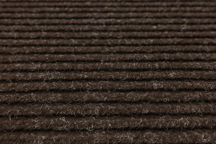 wycieraczka-antyposlizowa-pod-drzwi-brazowa-karbowana-protect-80x120-cm-kod-produktu-wyc-protect-braz-kolor-odcienie-brazowego