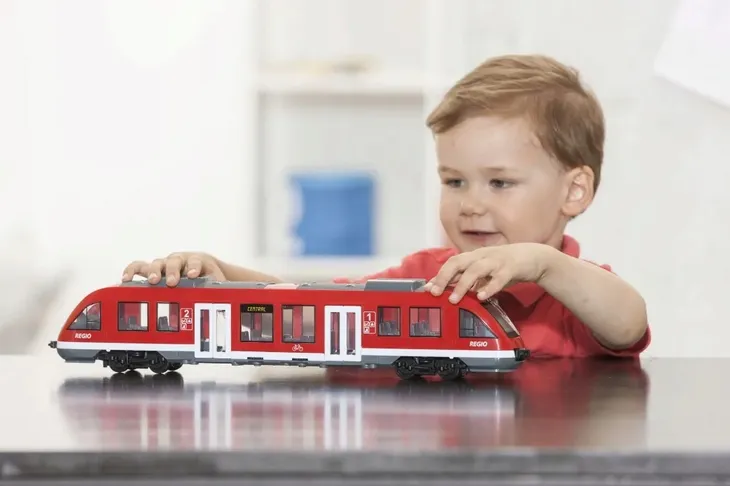 tramwaj-city-train-plec-chlopcy