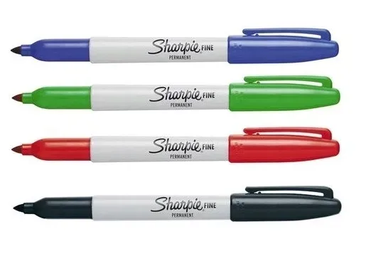 marker-permanentny-sharpie-czerwony-1mm