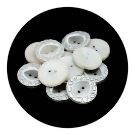guzik-28mm-dwie-dziurki-10szt-srebrny