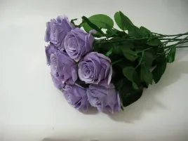 jasno-fioletowe-roze-bukiet-wiazanka