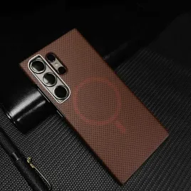 qissy-karbon-antyposlizgowe-etui-magsafe-samsung-galaxy-s24-ultra-brazowe
