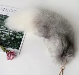 klamra-klucza-45-cm-dugi-ogon-z-futra-lisa-breloczek-torby-damskiej