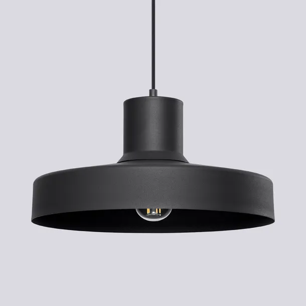 lampa-wiszaca-bilo-czarna-styl-nowoczesny