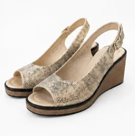 zlote-sandaly-damskie-na-koturnie-skorzane-peep-toe-37
