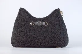 guess-torebka-damska-czarna-mala-logo-elegancka-sztuczne-futerko