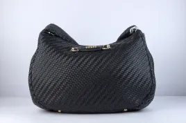 guess-torebka-damska-czarna-mala-logo-poliester-na-ramie-imitacja-skory