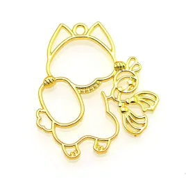 bez162-zawieszka-ramka-do-zywicy-kotek-36x42mm-zlota