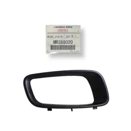 ramka-halogenu-prawa-mitsubishi-pajero-iii-00-02-mr388020-oryginal