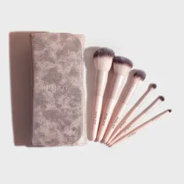 zestaw-pedzli-do-makijazu-w-etui-silver-inglot