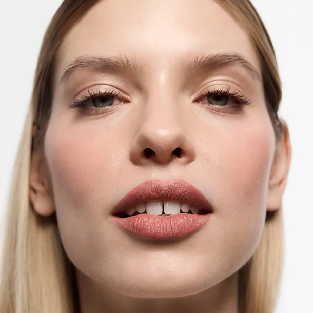 olowek-do-ust-amc-matte-17-inglot-produkt-wodoodporny-brak-informacji