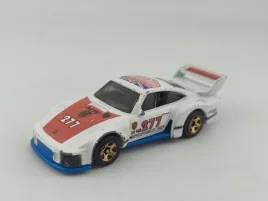 hot-wheels-porsche-935-magnus-walker