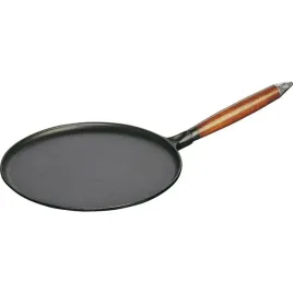 patelnia-do-nalesnikow-z-drewnianym-uchwytem-28-cm-staub