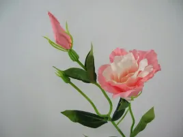 sztuczna-eustoma-galazka