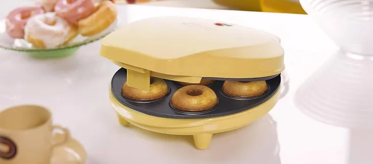 bestron-mini-donut-maker-700w-zolty-7-paczkow-model-sweet-dreams