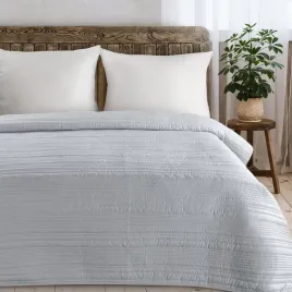 narzuta-pikowana-220240-cm-srebrna-pasy-3d-elegancja-i-styl