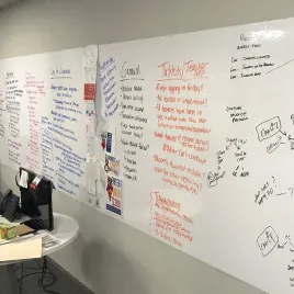 folia-okleina-bialy-polysk-tablicowa-white-board